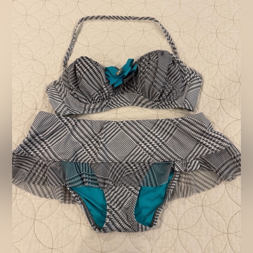 Pre Loved Betsey Johnson | Swim | Bikini Top | two-piece swimsuit